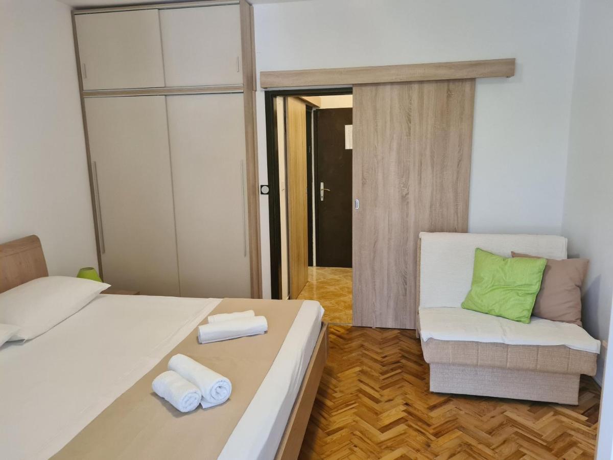 Apartments Ivo Паг Екстериор снимка