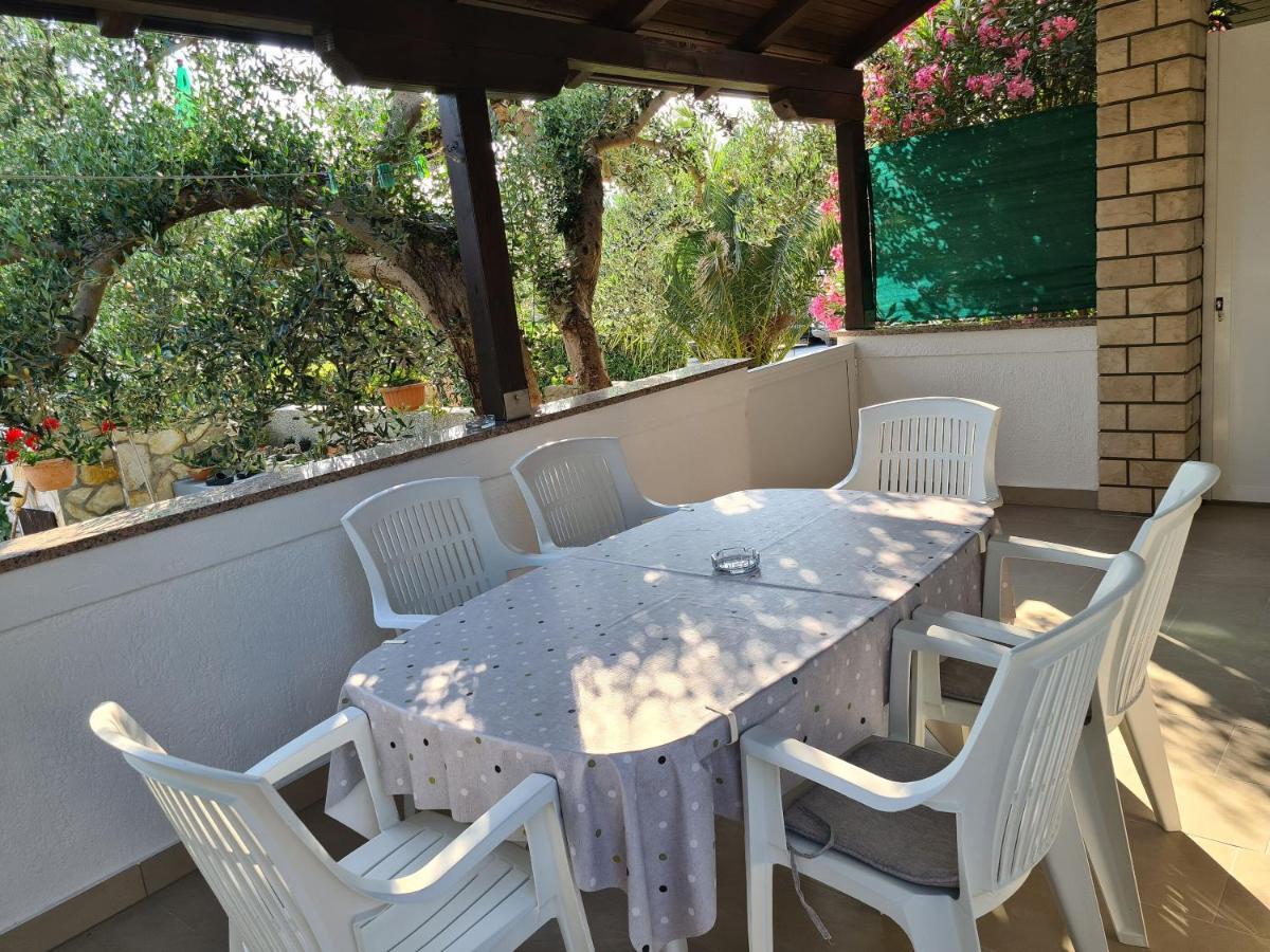 Apartments Ivo Паг Екстериор снимка