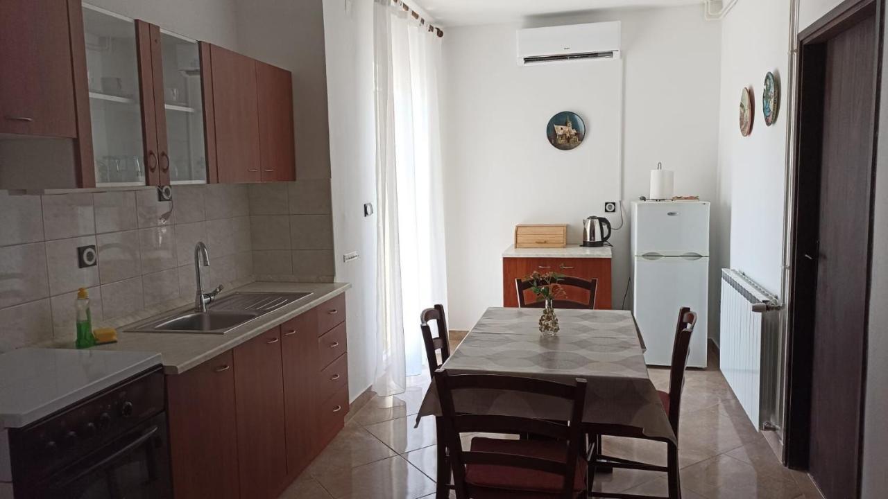 Apartments Ivo Паг Екстериор снимка