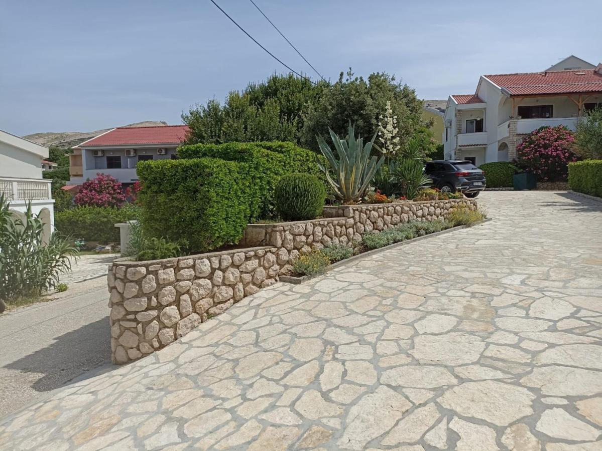 Apartments Ivo Паг Екстериор снимка