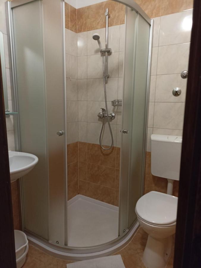 Apartments Ivo Паг Екстериор снимка