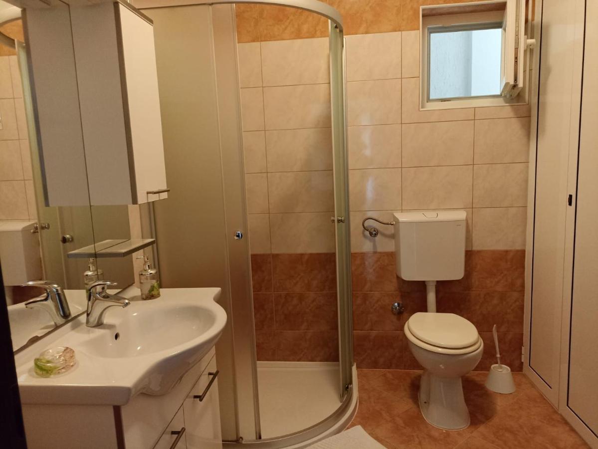 Apartments Ivo Паг Екстериор снимка