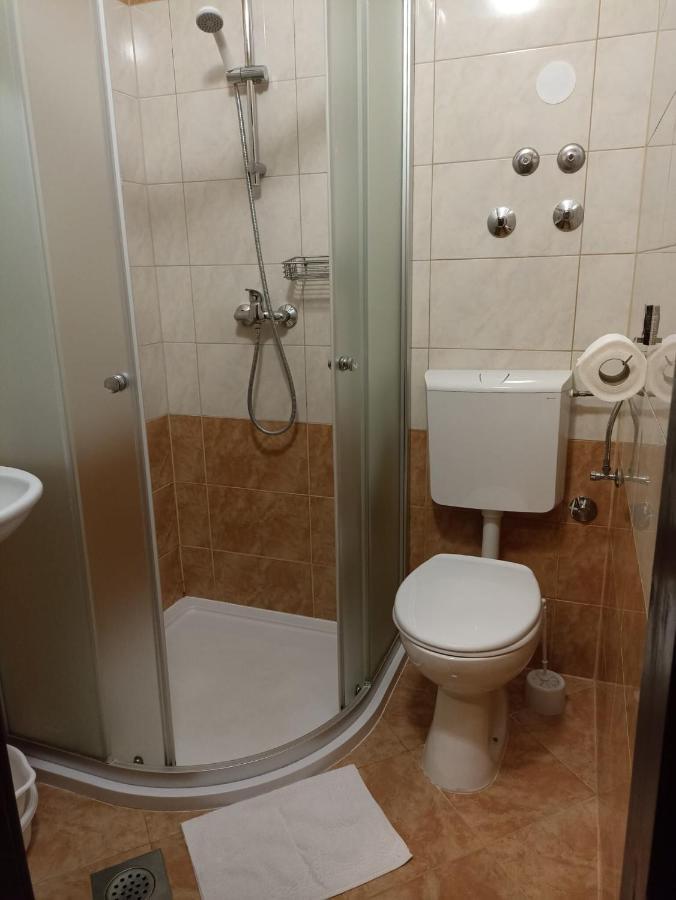 Apartments Ivo Паг Екстериор снимка