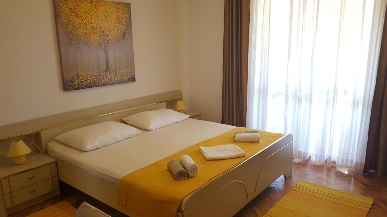 Apartments Ivo Паг Екстериор снимка